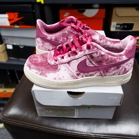 air force ones size 5.5